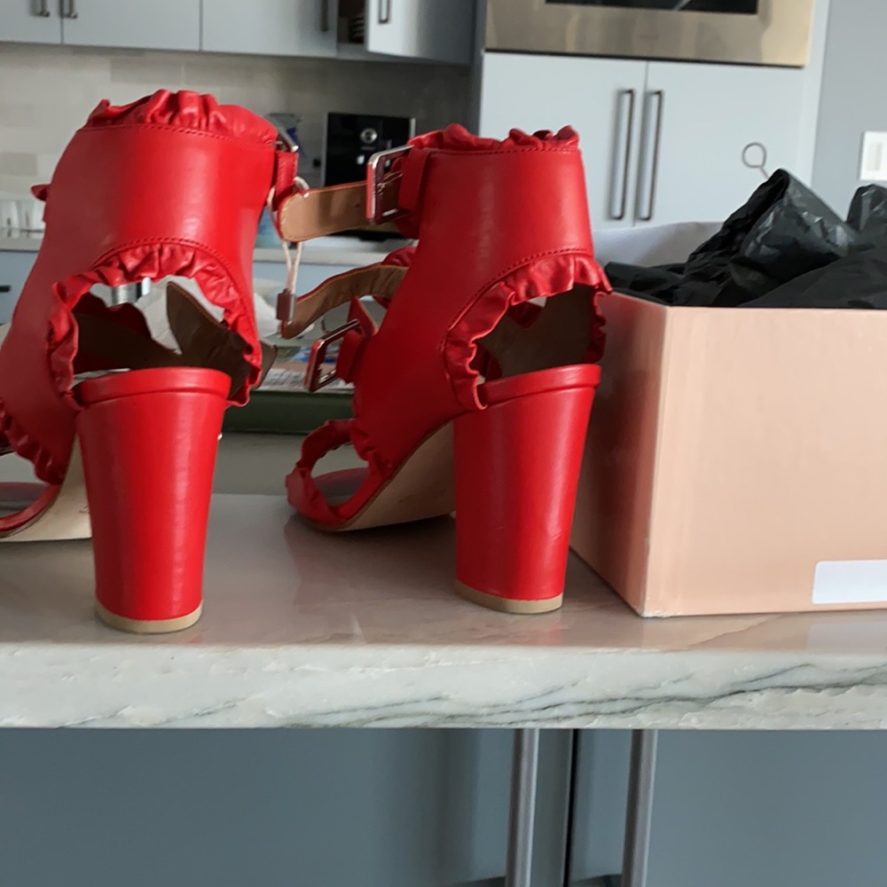 Laurens Dacade new sandals  size 7